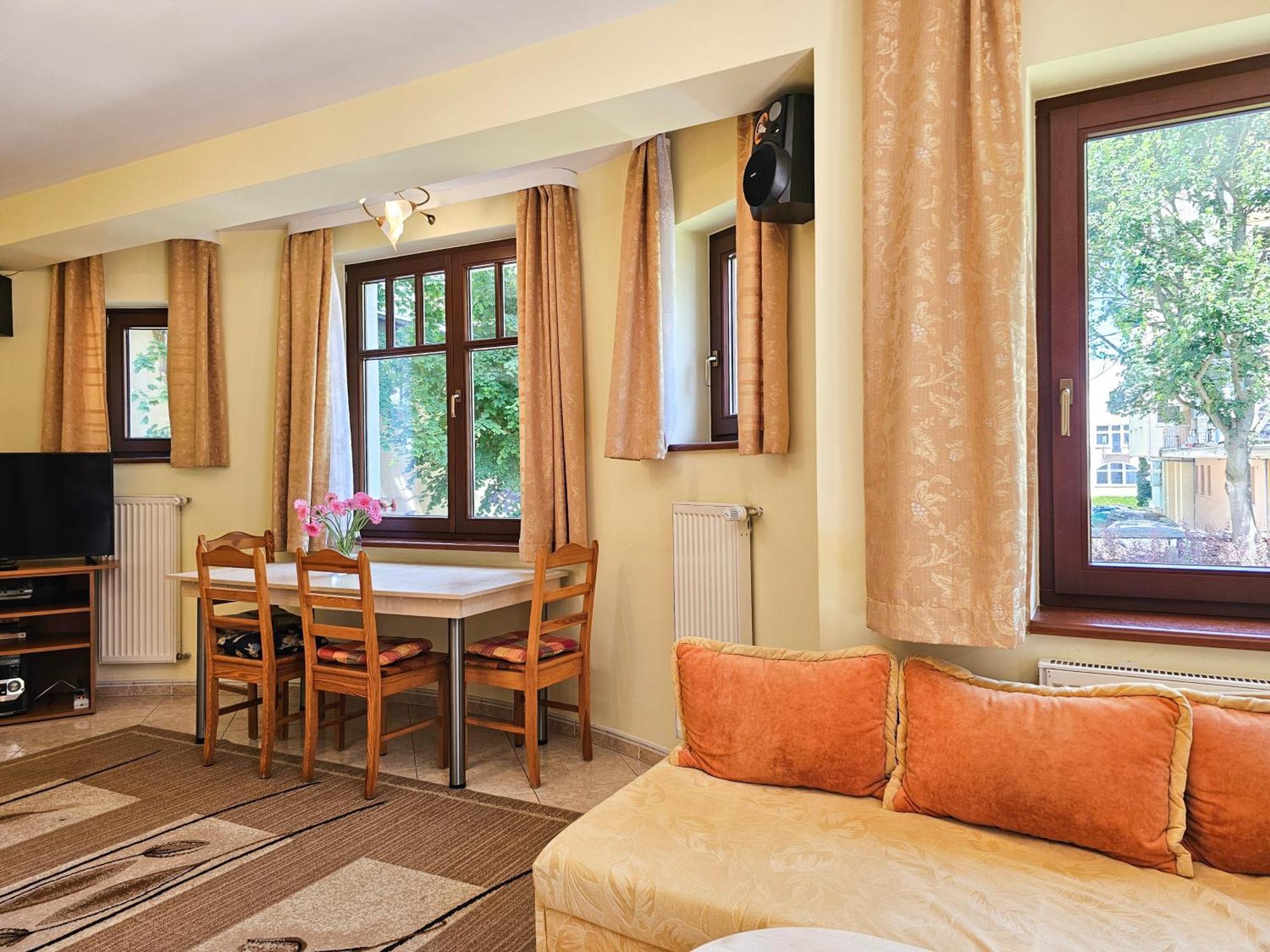 Visit Baltic - Dom Labedz Apartman Swinoujscie Kültér fotó